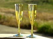 ChampagneGlasses01S.JPG